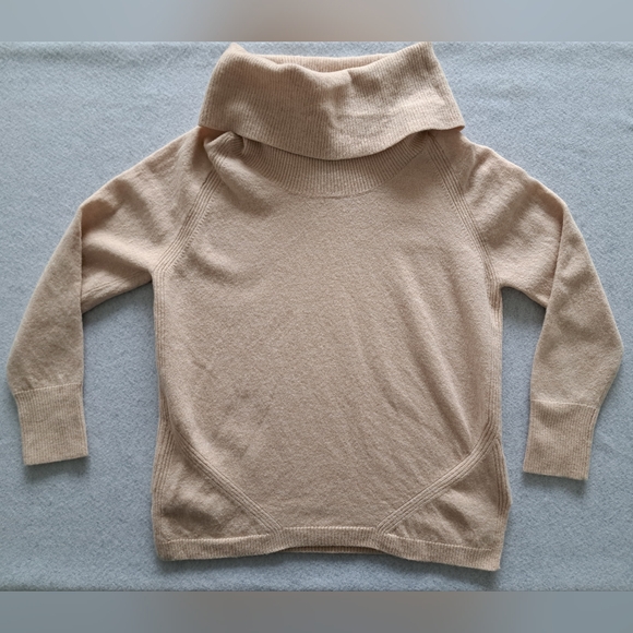 100% Extra Fine Merino Wool Elegant Cream Turtleneck Sweater By Nicole Miller - Picture 3 of 15